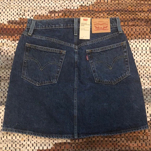 Levi’s High Rise Skirt - Picture 3 of 8